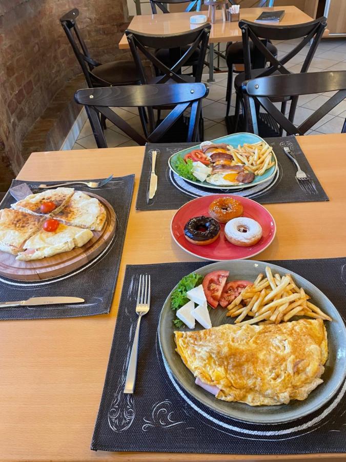 Santa Villa & Restaurant Sremska Mitrovica Eksteriør billede