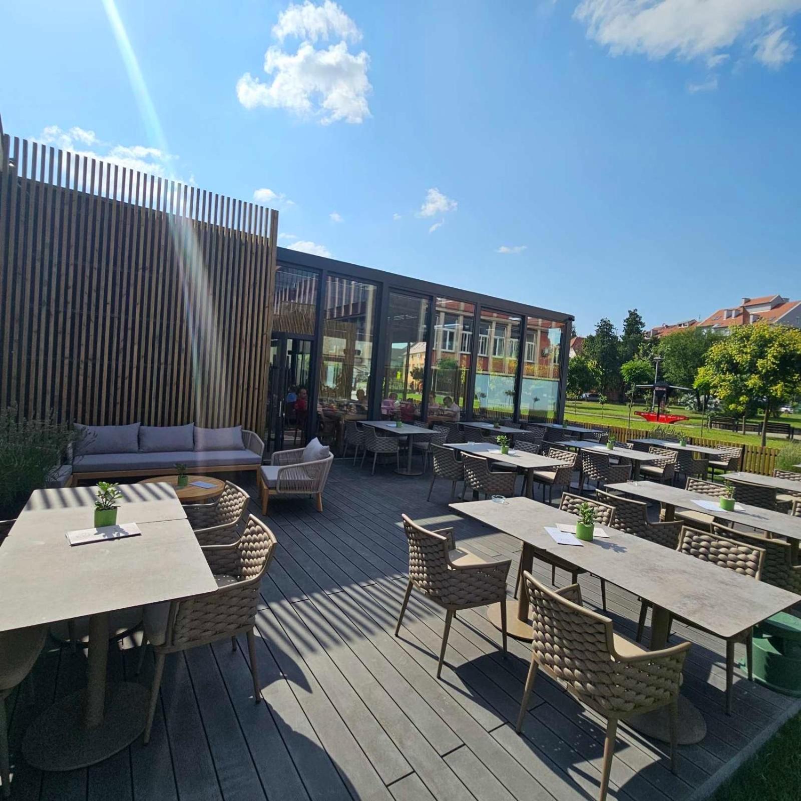 Santa Villa & Restaurant Sremska Mitrovica Eksteriør billede